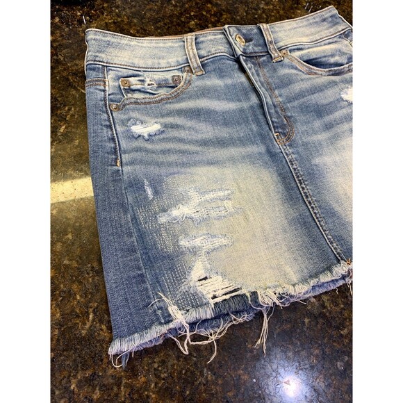 American Eagle Super Stretch Denim Miniskirt Distressed Medium Wash Size 2 - EUC - Picture 4 of 9